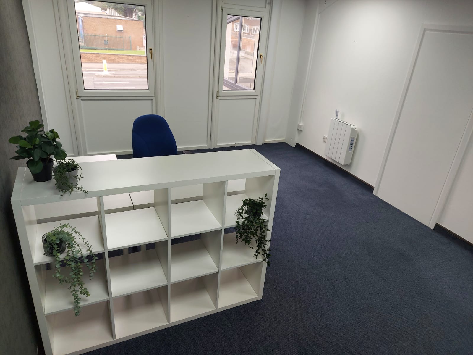 Office in Macclesfield - photo 3